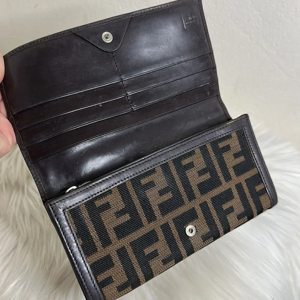 💯Authentic Fendi Long Wallet 🍀